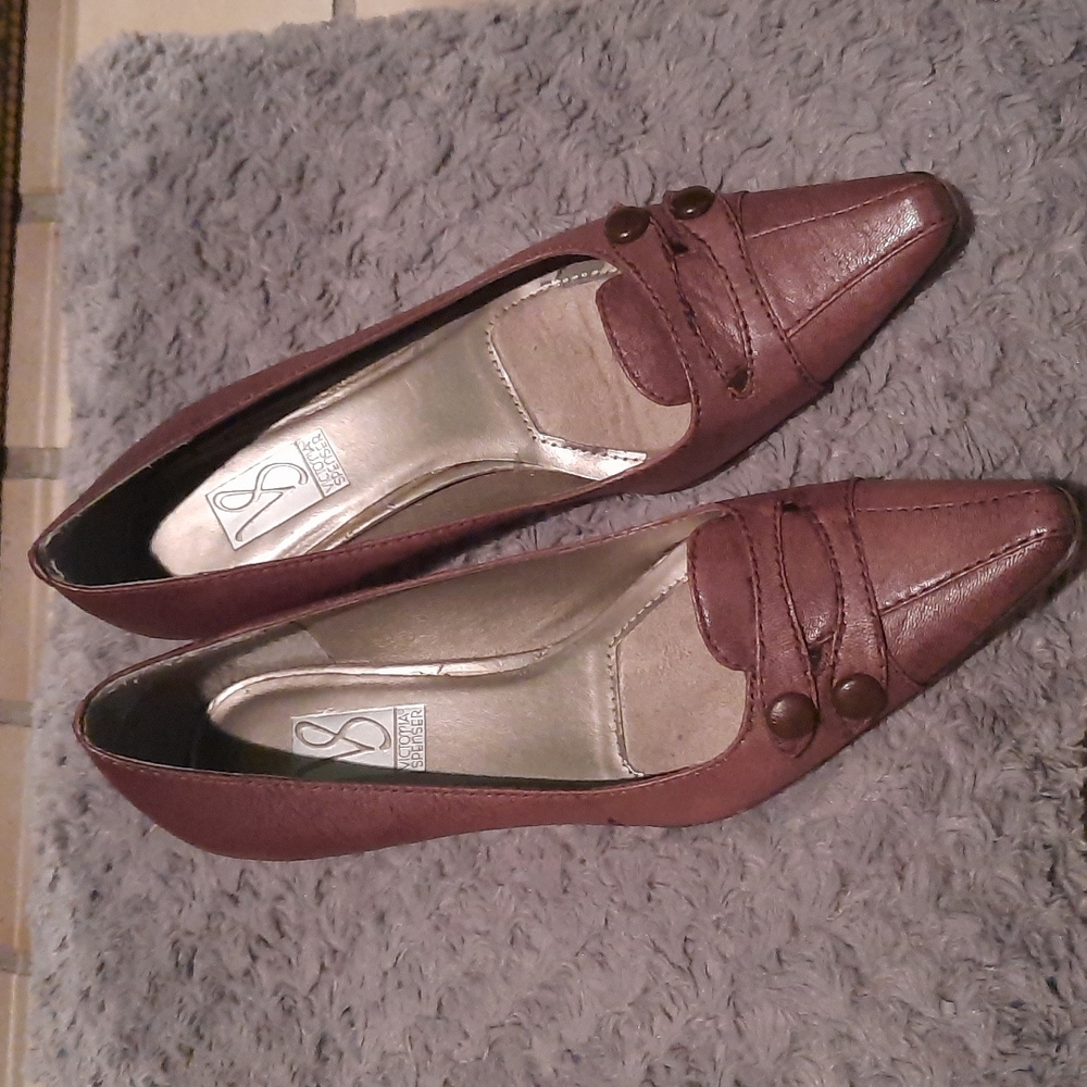 Brown Kitten heel pumps